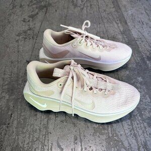 LIKE NEW! Worn Once! Nike Motiva Size 9 Women’s Shoes Pearl White/Sanddrift